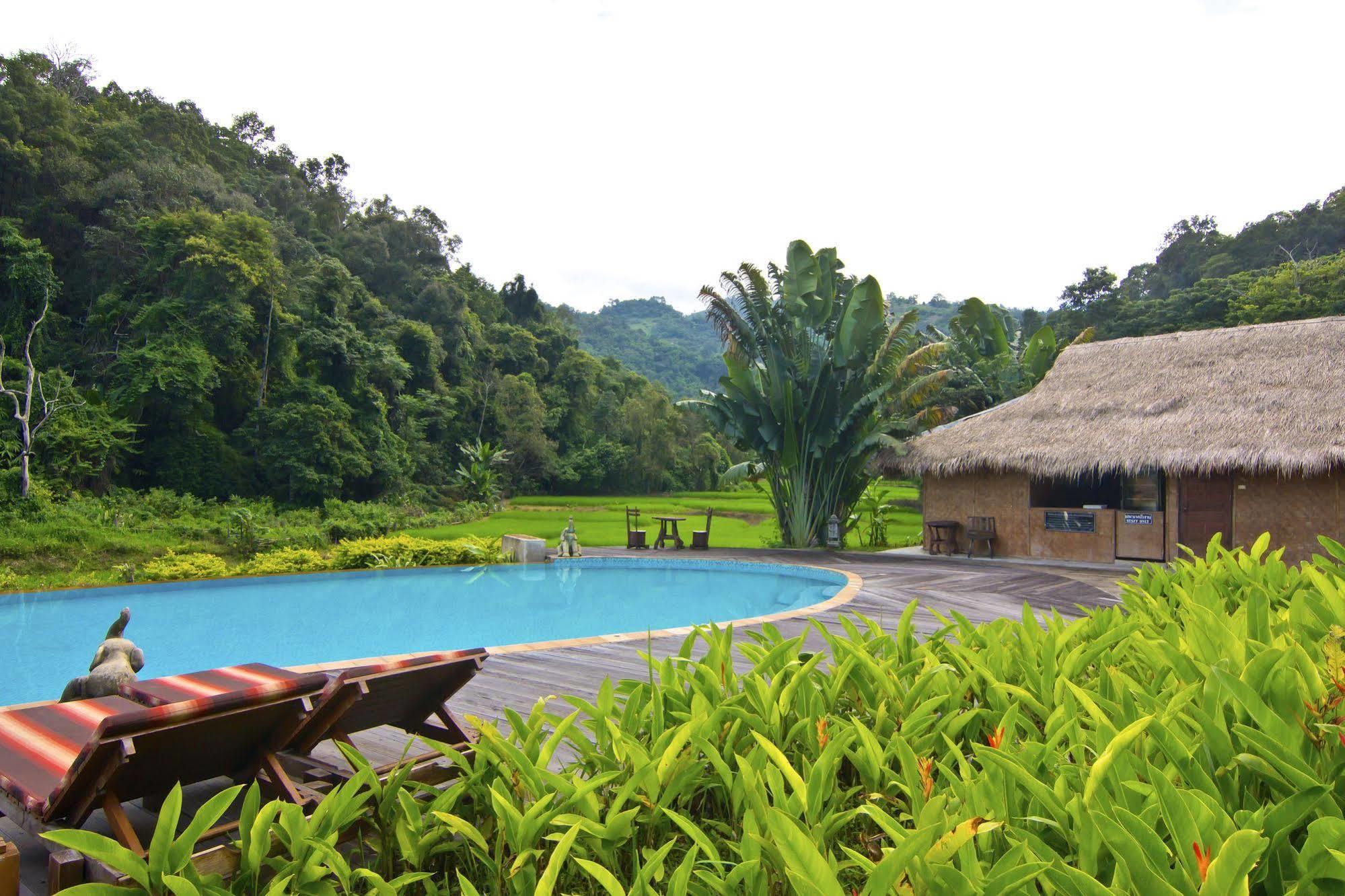 Hmong Hilltribe Lodge Mae Rim Extérieur photo